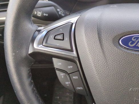 Used 2024 Ford Edge Titanium image 23