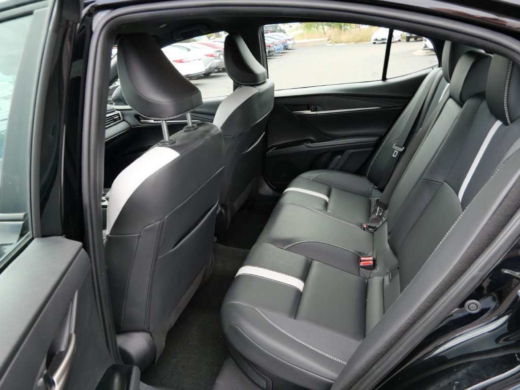 Certified 2025 Toyota Camry SE FWD image 11