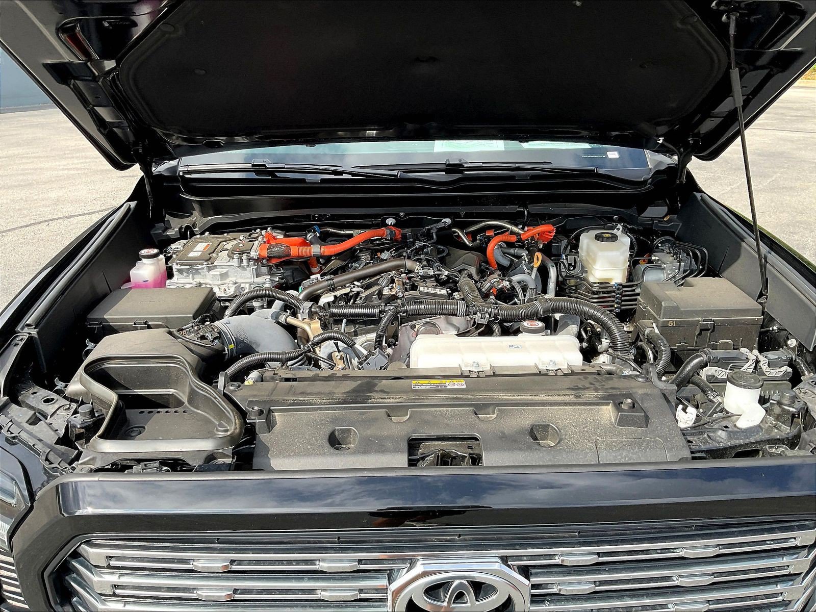 Used 2025 Toyota Tacoma Limited AWD/4WD image 31