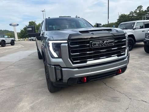Used 2024 GMC Sierra 2500 AT4 w/ AT4 Premium Plus Package AWD/4WD image 3