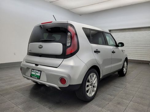 Used 2019 Kia Soul + image 9