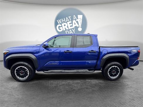 Used 2024 Toyota Tacoma TRD Off-Road image 6