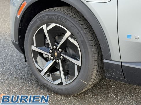 New 2026 Chevrolet Equinox EV LT image 36