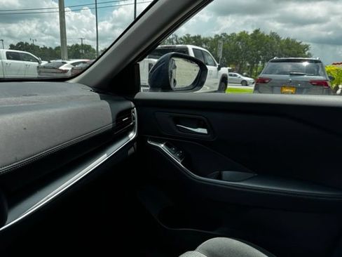 Used 2026 Nissan Rogue SV FWD image 24