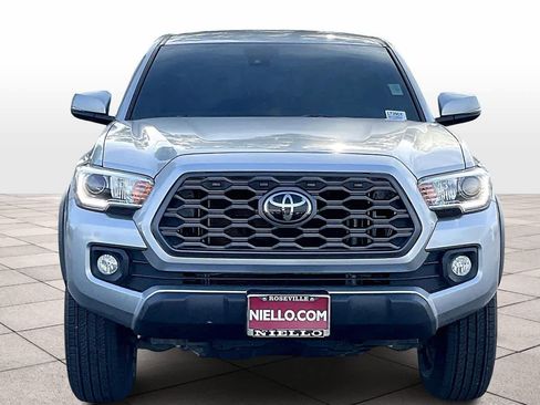 Used 2022 Toyota Tacoma TRD Off-Road image 3