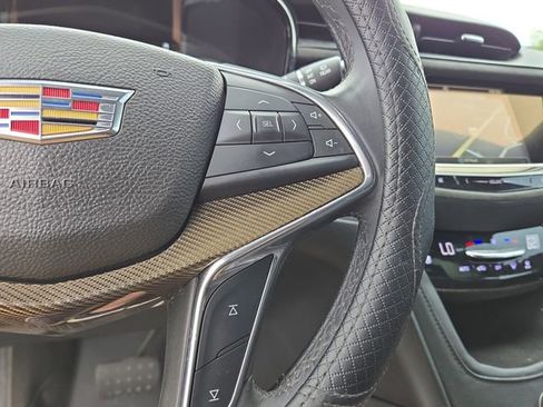 Used 2017 Cadillac XT5 Platinum AWD/4WD image 19
