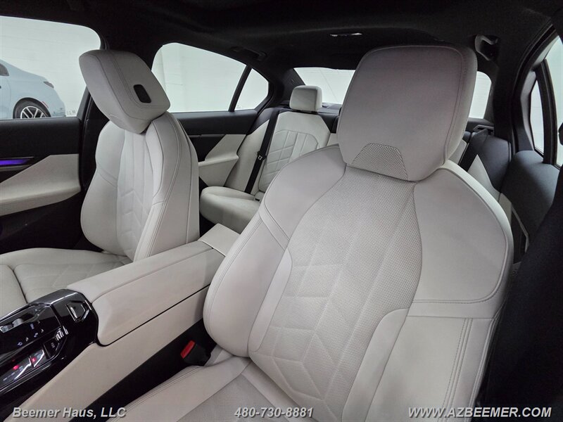 Used 2024 BMW i5 eDrive40i w/ M Sport Package RWD image 20