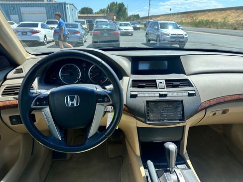 Used 2010 Honda Accord EX-L image 7