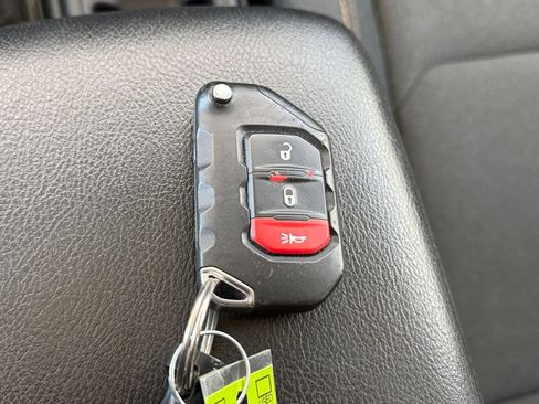 Used 2025 Jeep Wrangler Unlimited Sport AWD/4WD image 21