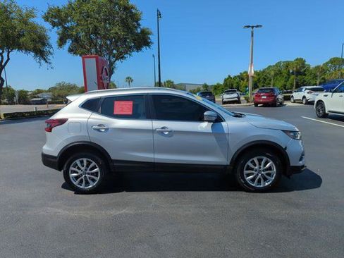 Certified 2020 Nissan Rogue Sport SV FWD image 3