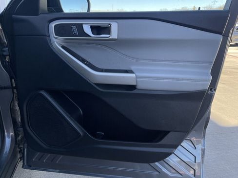 Used 2023 Ford Explorer XLT w/ Equipment Group 202A image 18