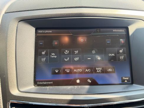 Used 2014 Lincoln MKT AWD image 32