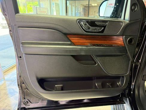 Used 2024 Lincoln Navigator L Reserve AWD/4WD image 37