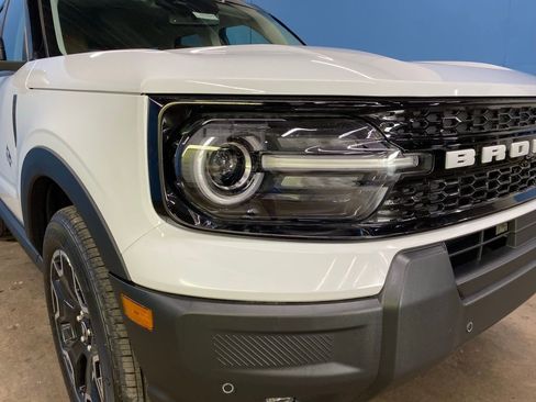 New 2025 Ford Bronco Sport Outer Banks w/ Outer Banks Tech Package+ image 2