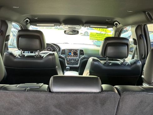Used 2018 Jeep Grand Cherokee Altitude RWD image 25