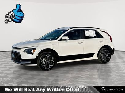 Used 2025 Kia Niro SX Touring