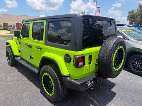 Used 2021 Jeep Wrangler Unlimited Sahara AWD/4WD image 3