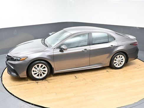 Used 2024 Toyota Camry SE image 41