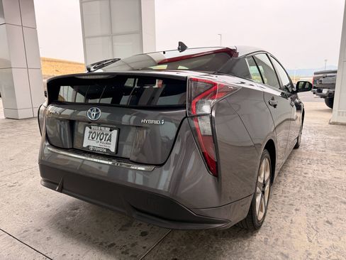 Used 2017 Toyota Prius Three Touring FWD image 10