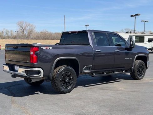 Used 2024 Chevrolet Silverado 2500 LTZ AWD/4WD image 7