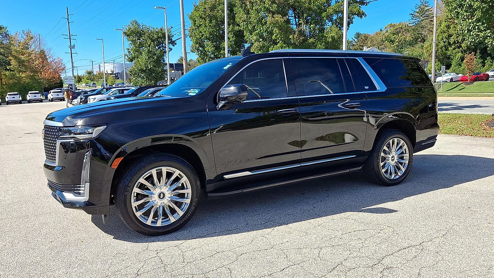 Used 2023 Cadillac Escalade ESV Premium Luxury AWD/4WD image 5