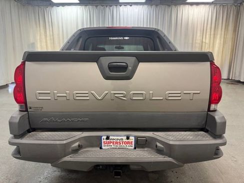 Used 2002 Chevrolet Avalanche 4x4 w/ Off-Road Suspension Pkg image 7