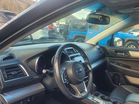 Used 2018 Subaru Outback 2.5i Premium image 13