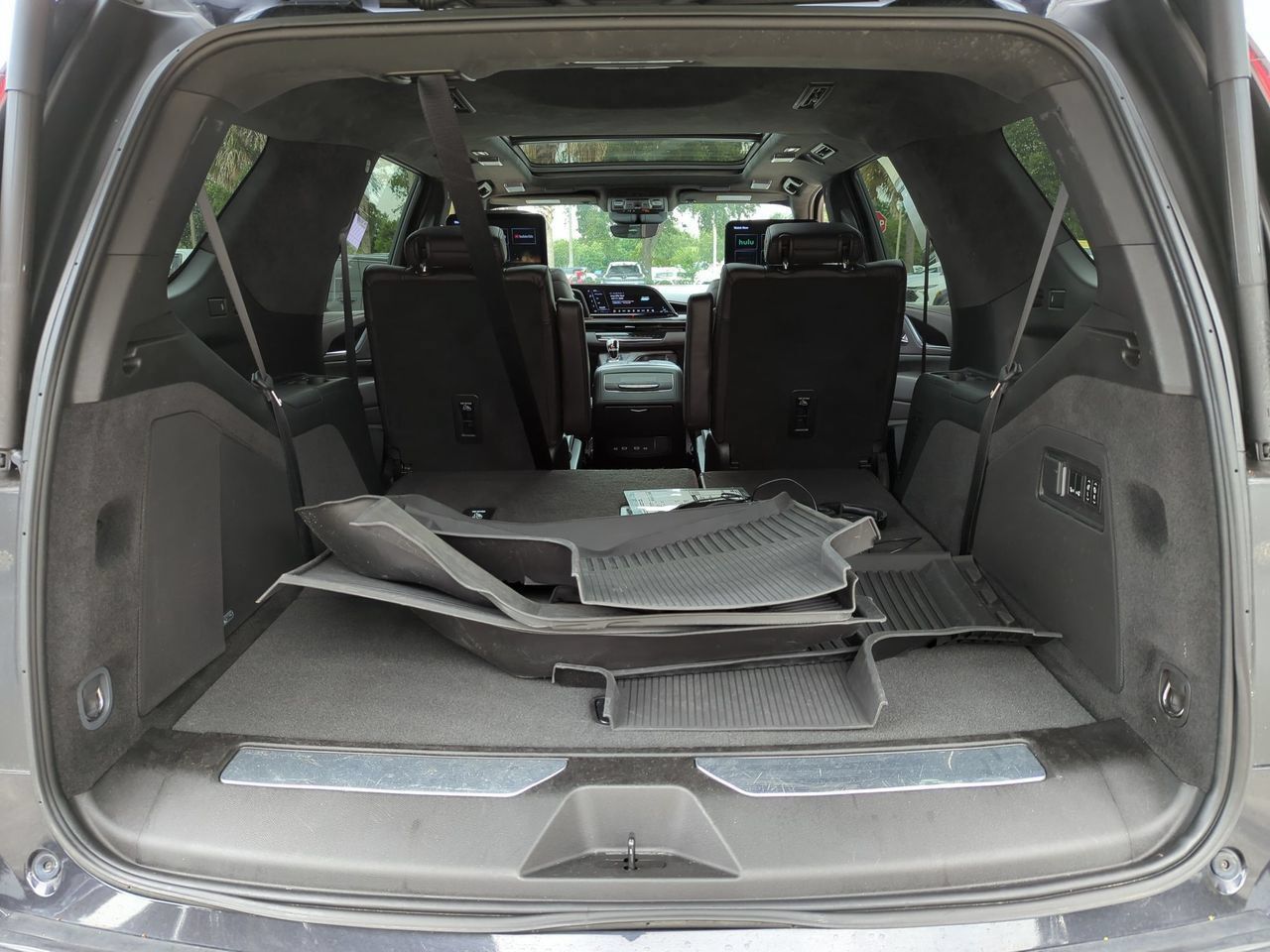 Certified 2023 Cadillac Escalade Premium Luxury Platinum AWD/4WD image 23
