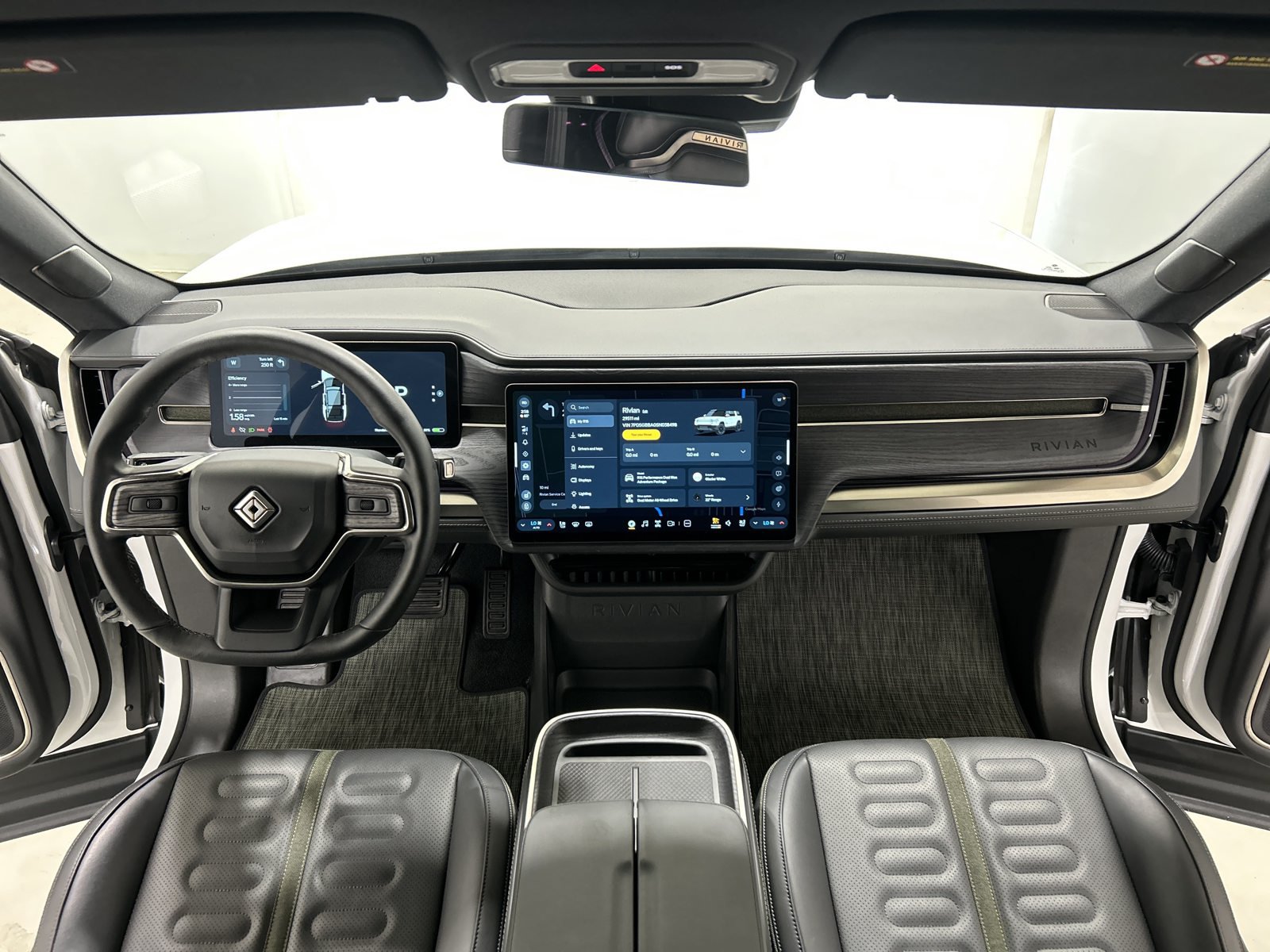 Used 2025 Rivian R1S Adventure Dual AWD/4WD image 27