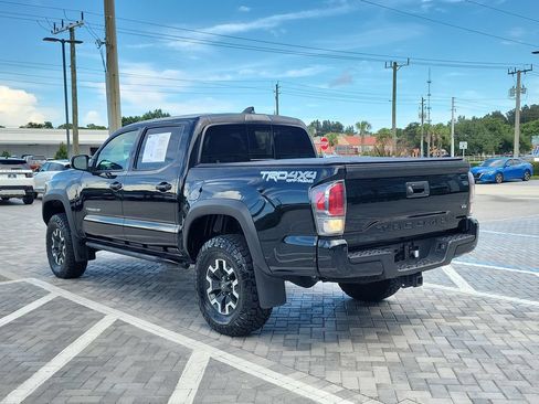 Used 2021 Toyota Tacoma TRD Off-Road w/ TRD Premium Off Road Package AWD/4WD image 3