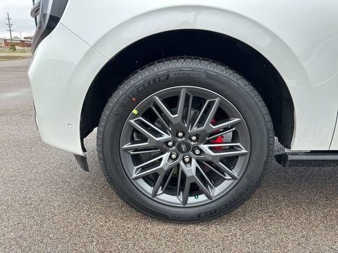 New 2025 Ford Expedition Max Platinum w/ Stealth Performance Package image 25