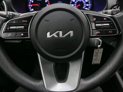 Used 2023 Kia Forte LXS image 31