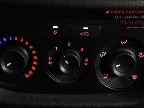 Used 2018 RAM ProMaster City Tradesman SLT image 24