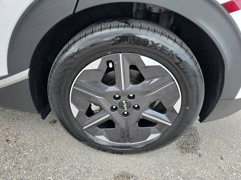 Certified 2025 Kia EV6 Light RWD image 33