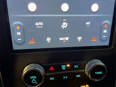 Used 2023 Ford Edge SEL image 21