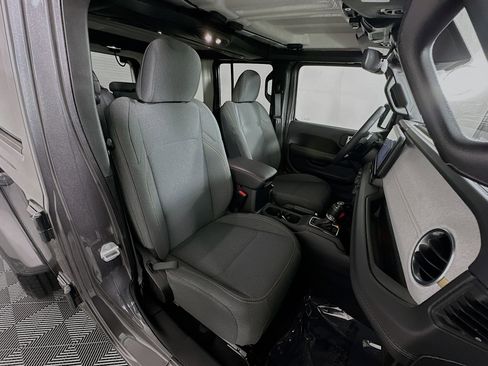 Used 2025 Jeep Wrangler Sahara w/ Safety Group image 27