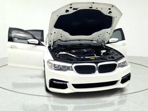 Used 2018 BMW 530e w/ M Sport Package 2 RWD image 12