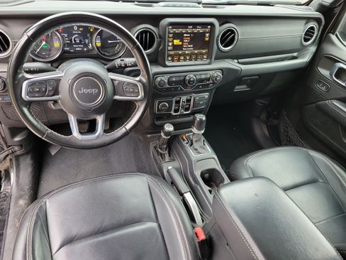 Used 2022 Jeep Wrangler Unlimited Sahara AWD/4WD image 8