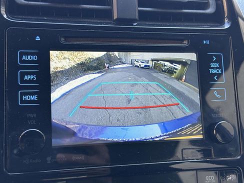 Used 2016 Toyota Prius Three image 21