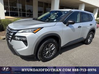 Used 2024 Nissan Rogue S FWD video 1