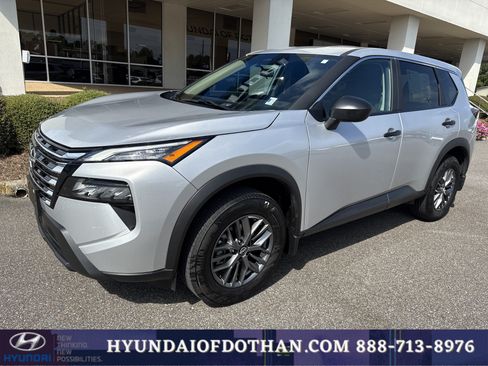 Used 2024 Nissan Rogue S FWD image 1