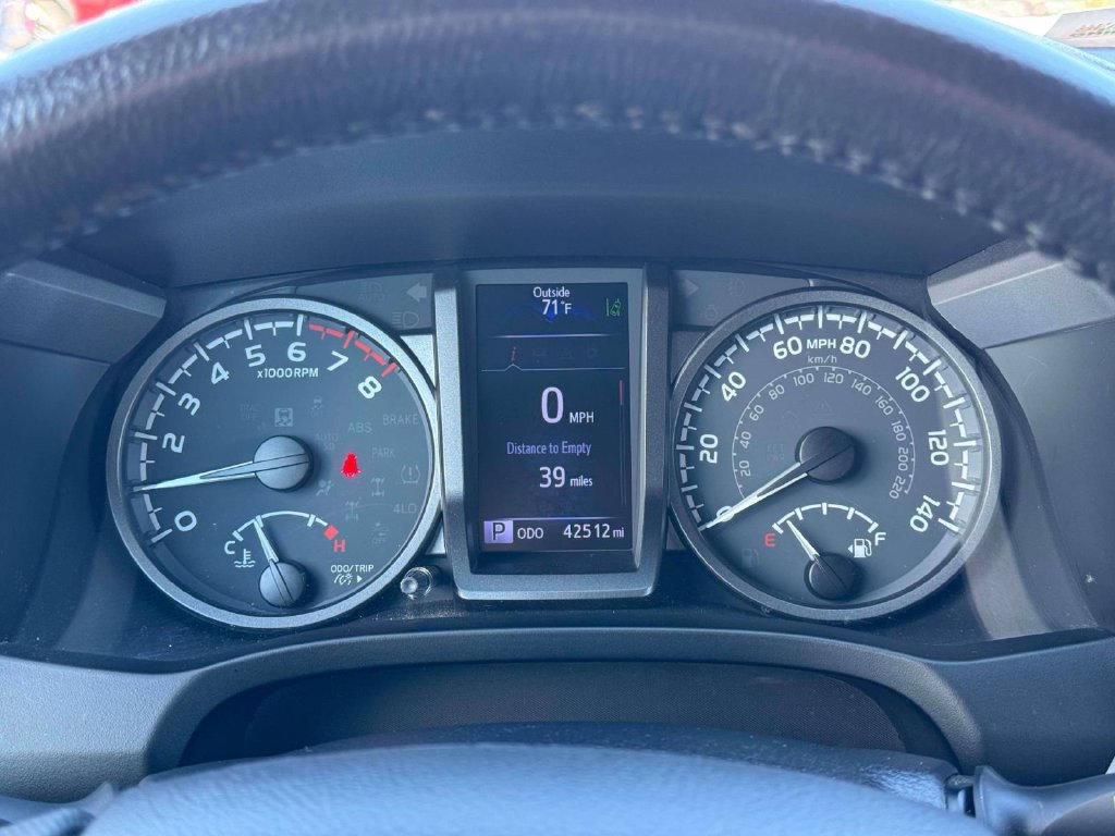 Used 2021 Toyota Tacoma TRD Off-Road AWD/4WD image 25