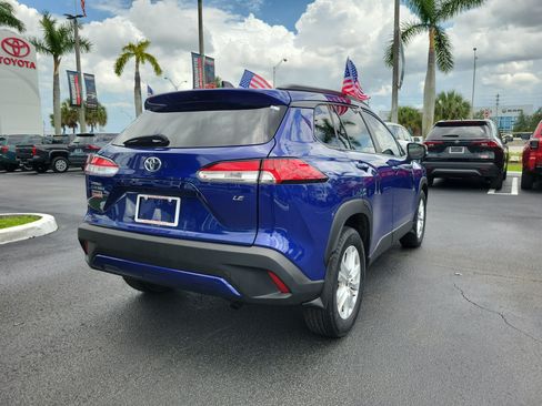 Used 2025 Toyota Corolla Cross LE FWD image 11