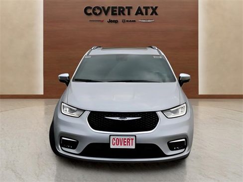 New 2026 Chrysler Pacifica Pinnacle image 8