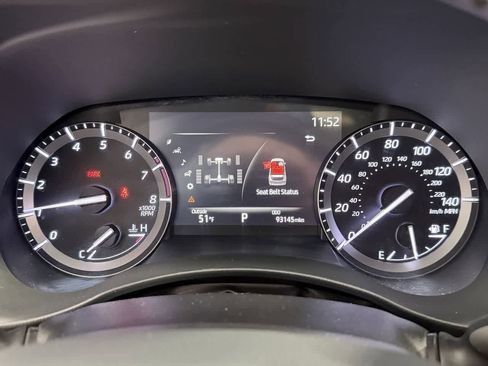 Used 2021 Toyota Highlander XLE image 19