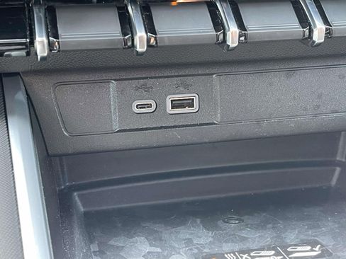 Used 2025 Chevrolet Colorado Z71 w/ Technology Package image 35