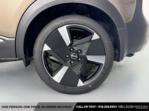 New 2025 Nissan Kicks SR image 28