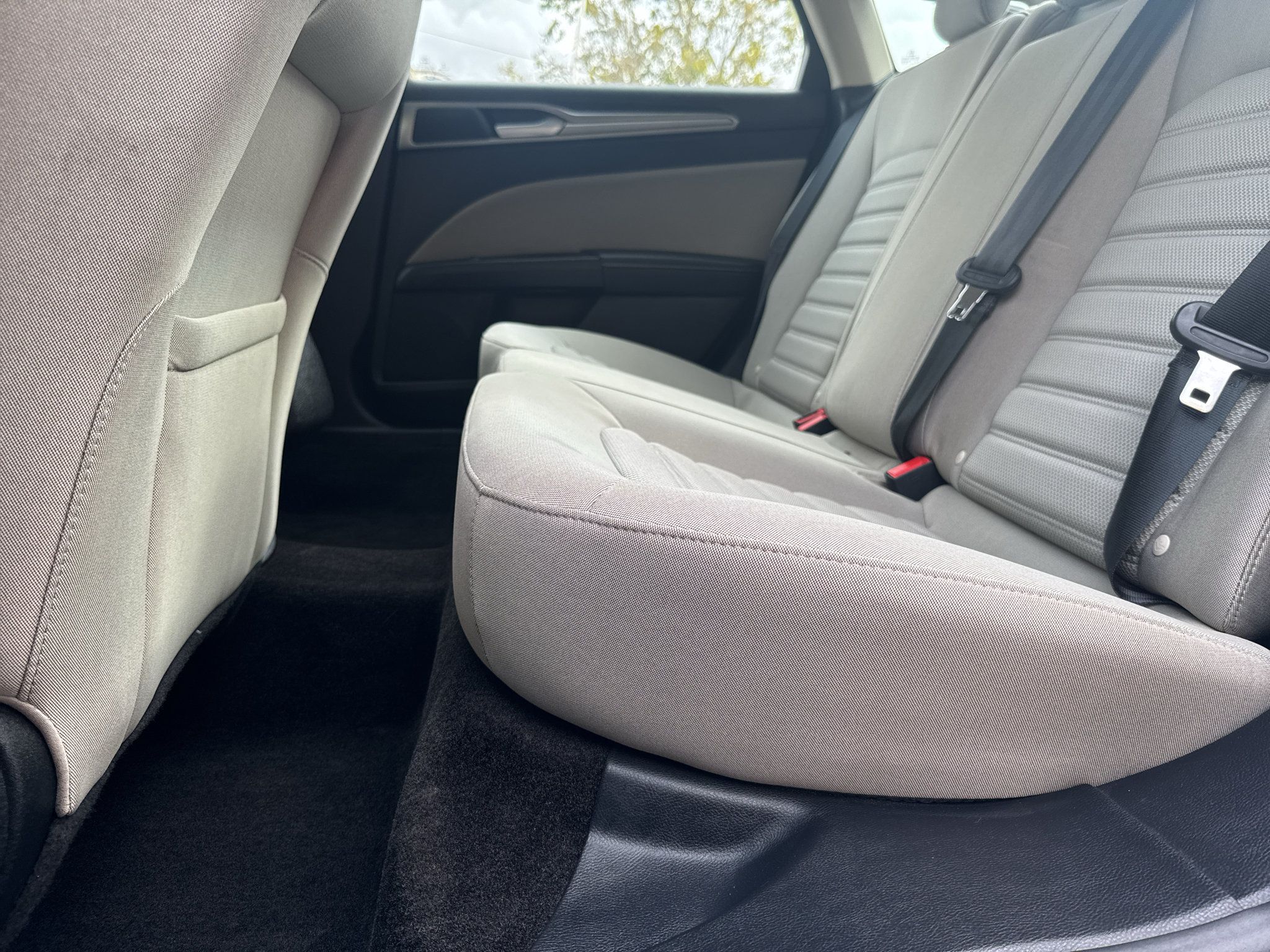 Used 2018 Ford Fusion S FWD image 26