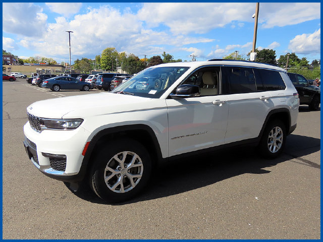 Used 2022 Jeep Grand Cherokee L Limited AWD/4WD image 2
