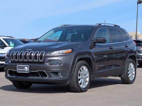 Used 2017 Jeep Cherokee Limited image 7